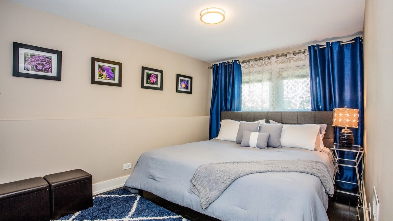 Photo of Bedroom in Elk Grove Village