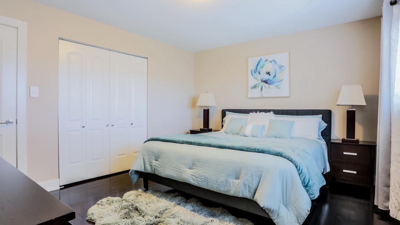 Photo of Bedroom in Elk Grove Village