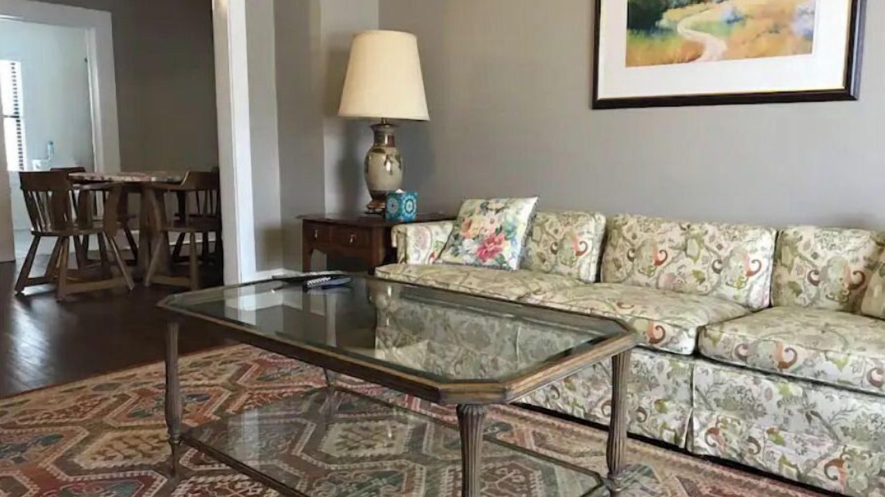 Photo of Livingroom in Des Plaines