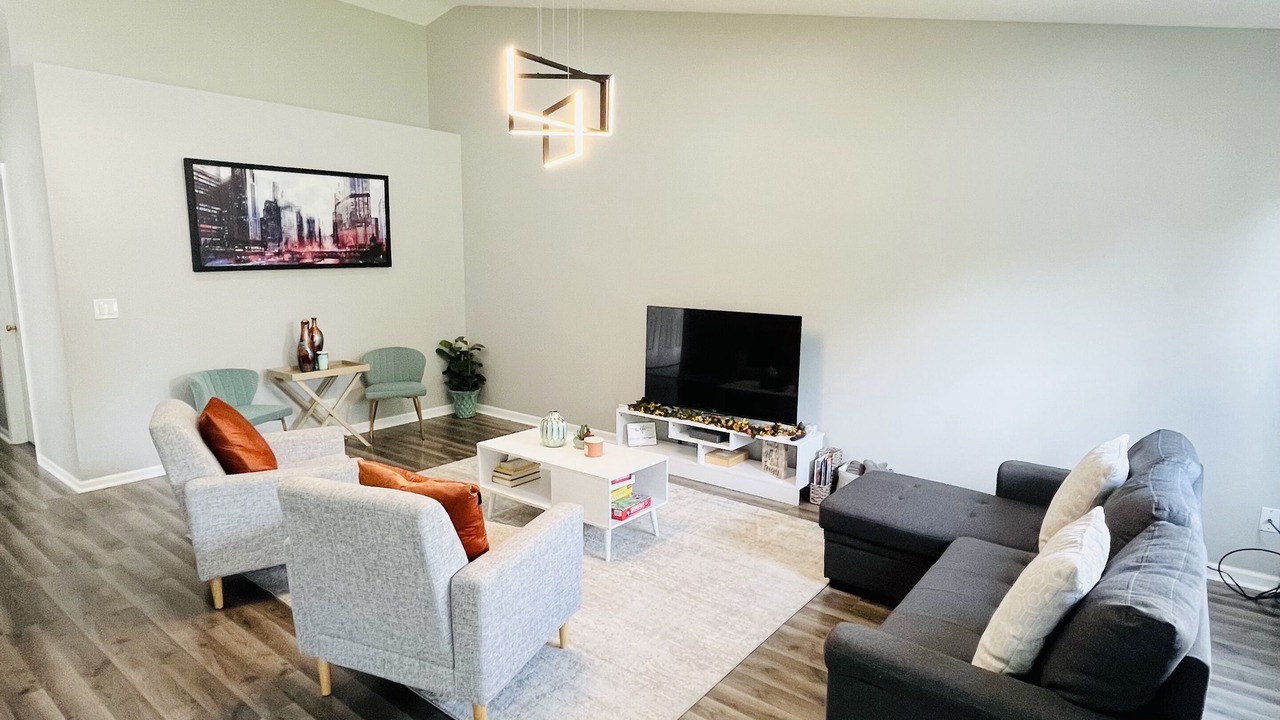 Photo of Livingroom in Mundelein