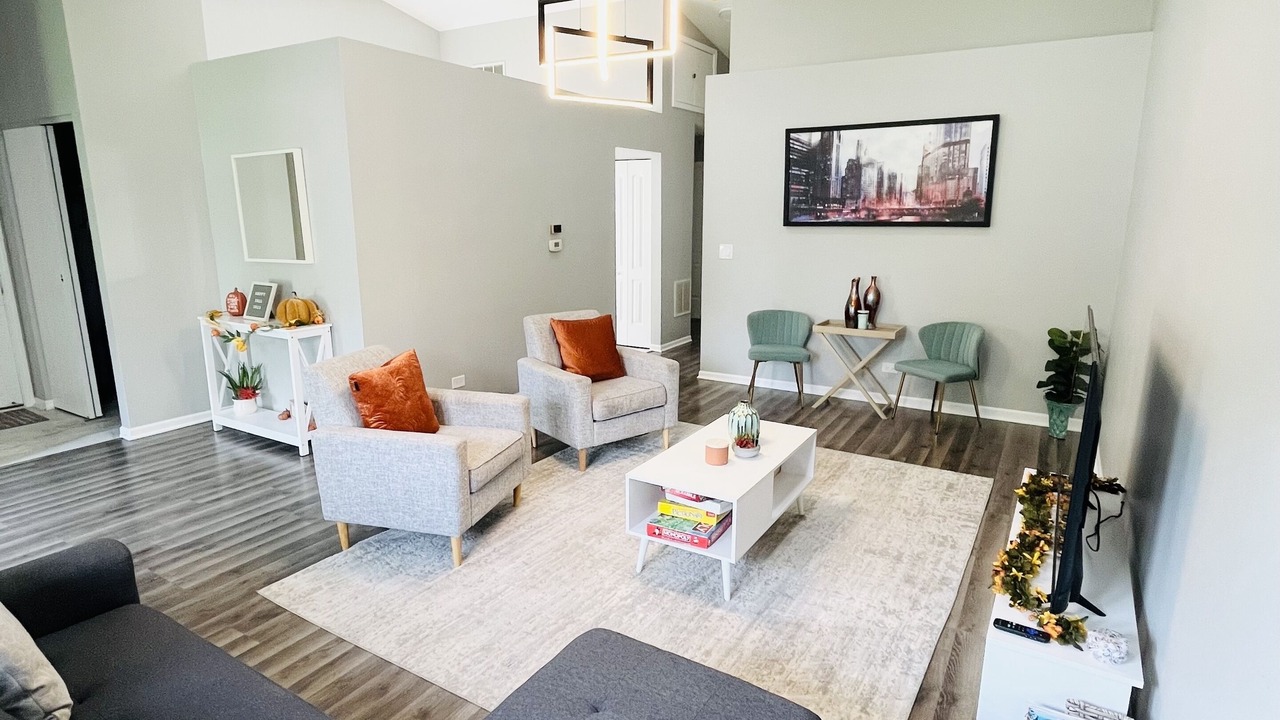 Photo of Livingroom in Mundelein