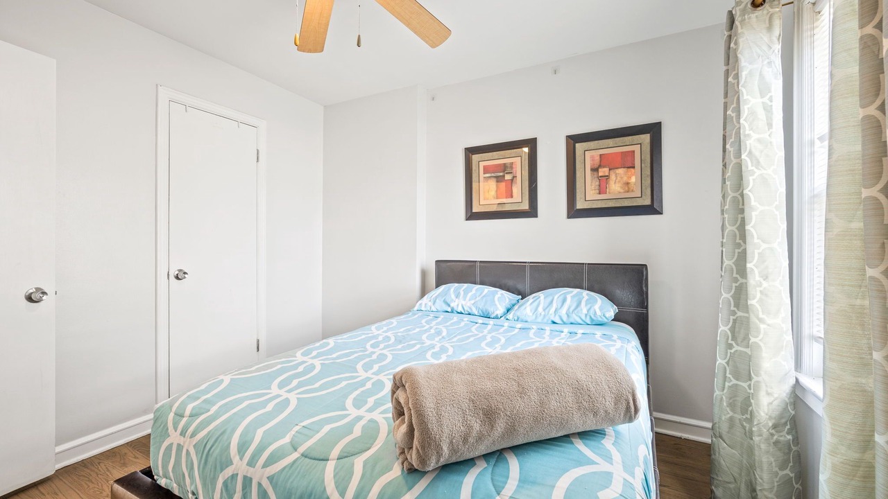 Photo of Bedroom in Belmont Cragin