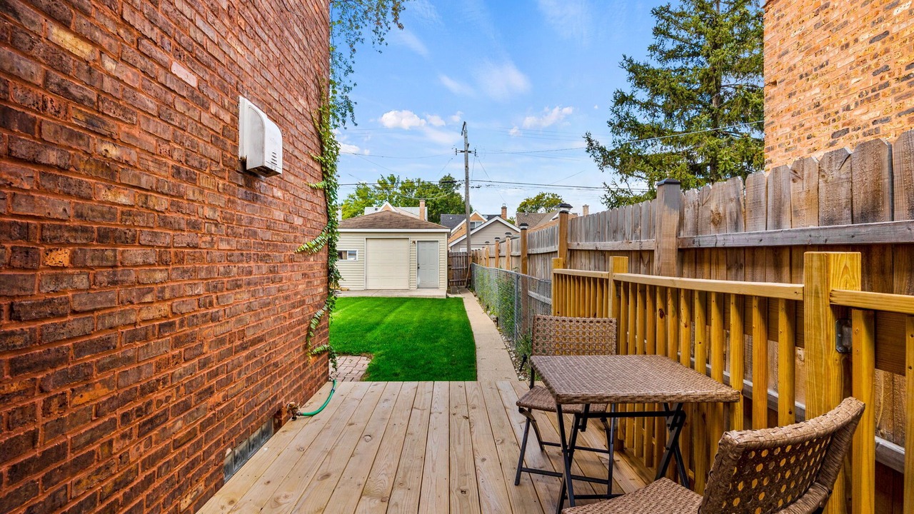 Photo of Outdoor in Belmont Cragin