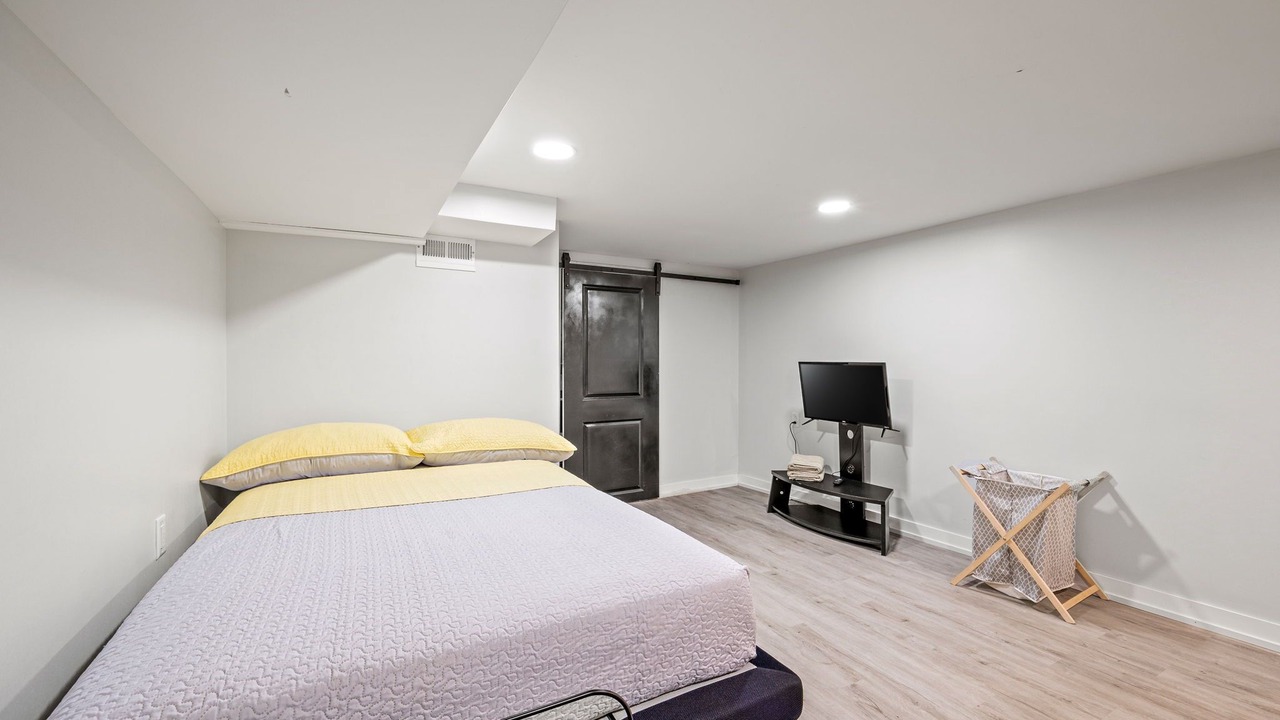 Photo of Bedroom in Belmont Cragin