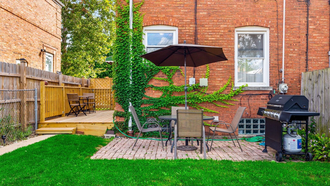 Photo of Outdoor in Belmont Cragin