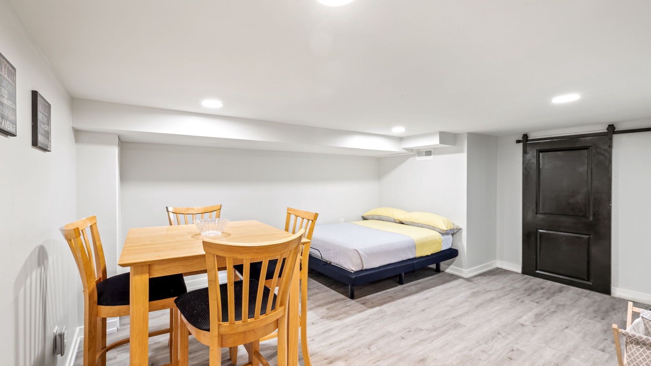 Photo of Bedroom in Belmont Cragin