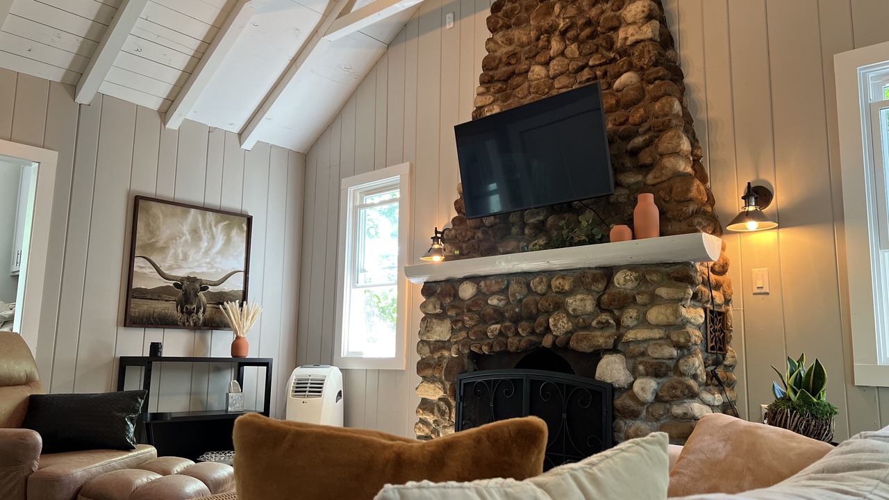 Photo of Livingroom in Ingleside
