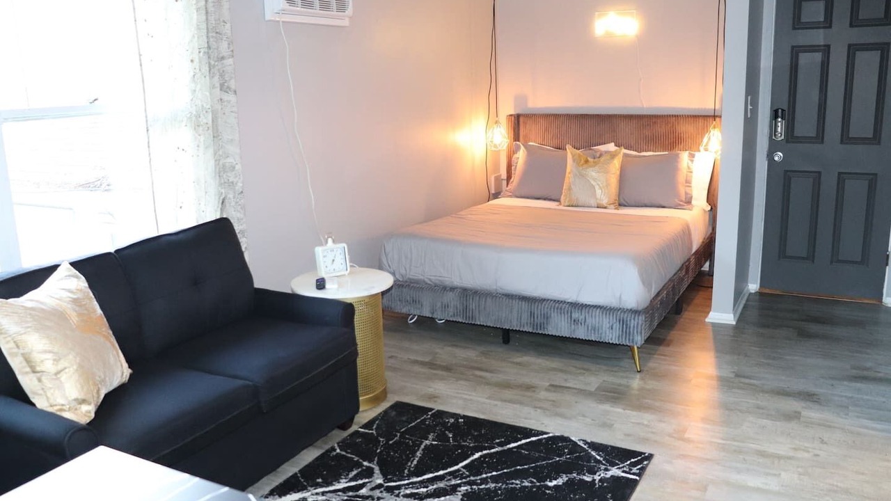 Photo of Bedroom in Oswego