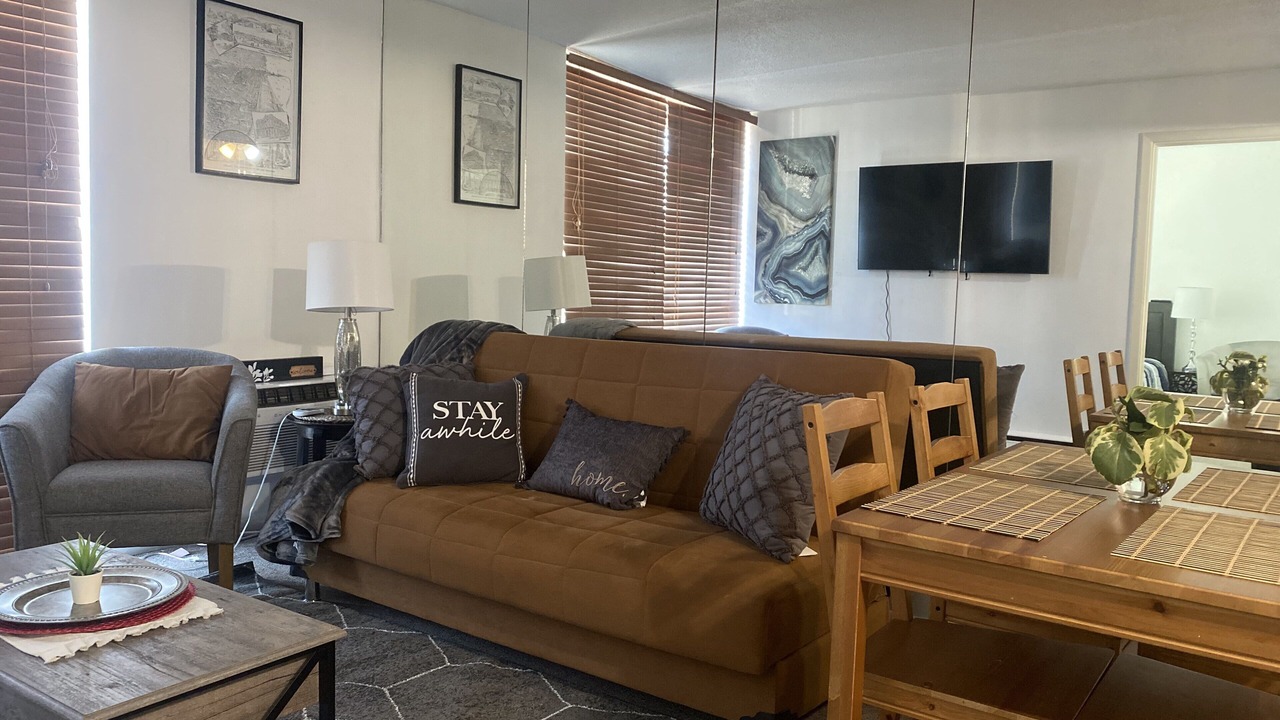 Photo of Livingroom in Rosemont