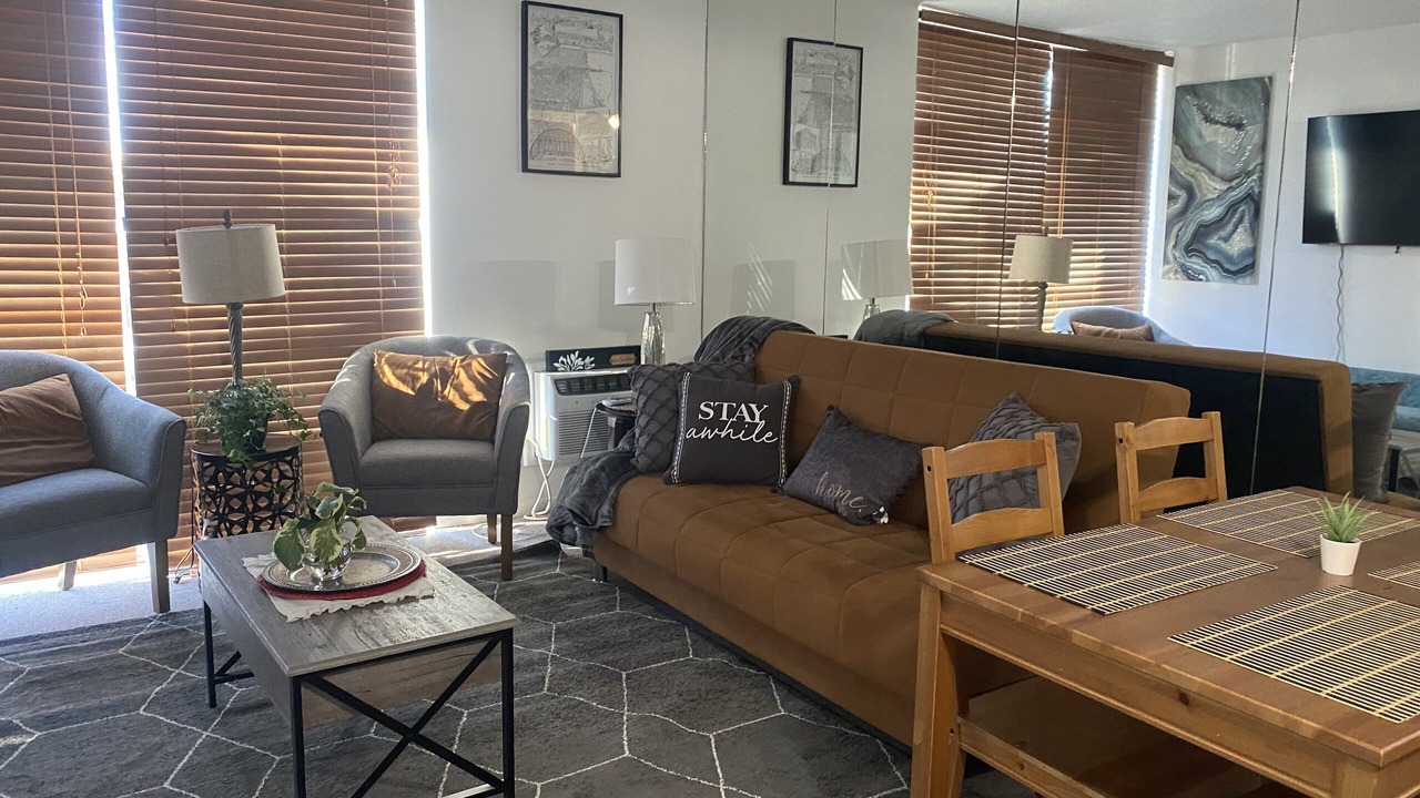 Photo of Livingroom in Rosemont