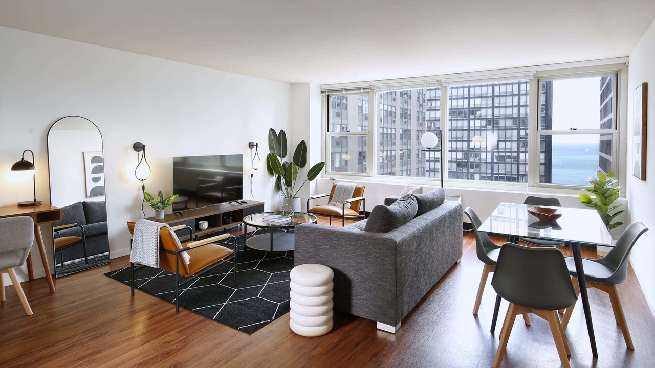 Photo of Livingroom in Streeterville