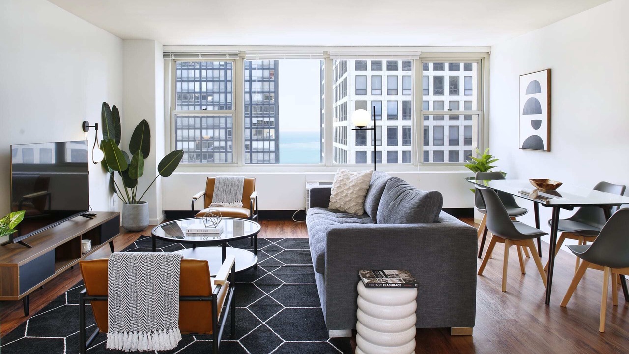 Photo of Livingroom in Streeterville