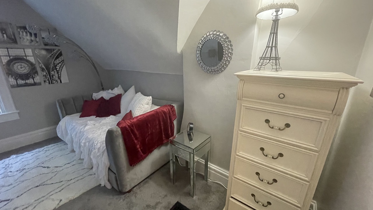 Photo of Bedroom in Belleville