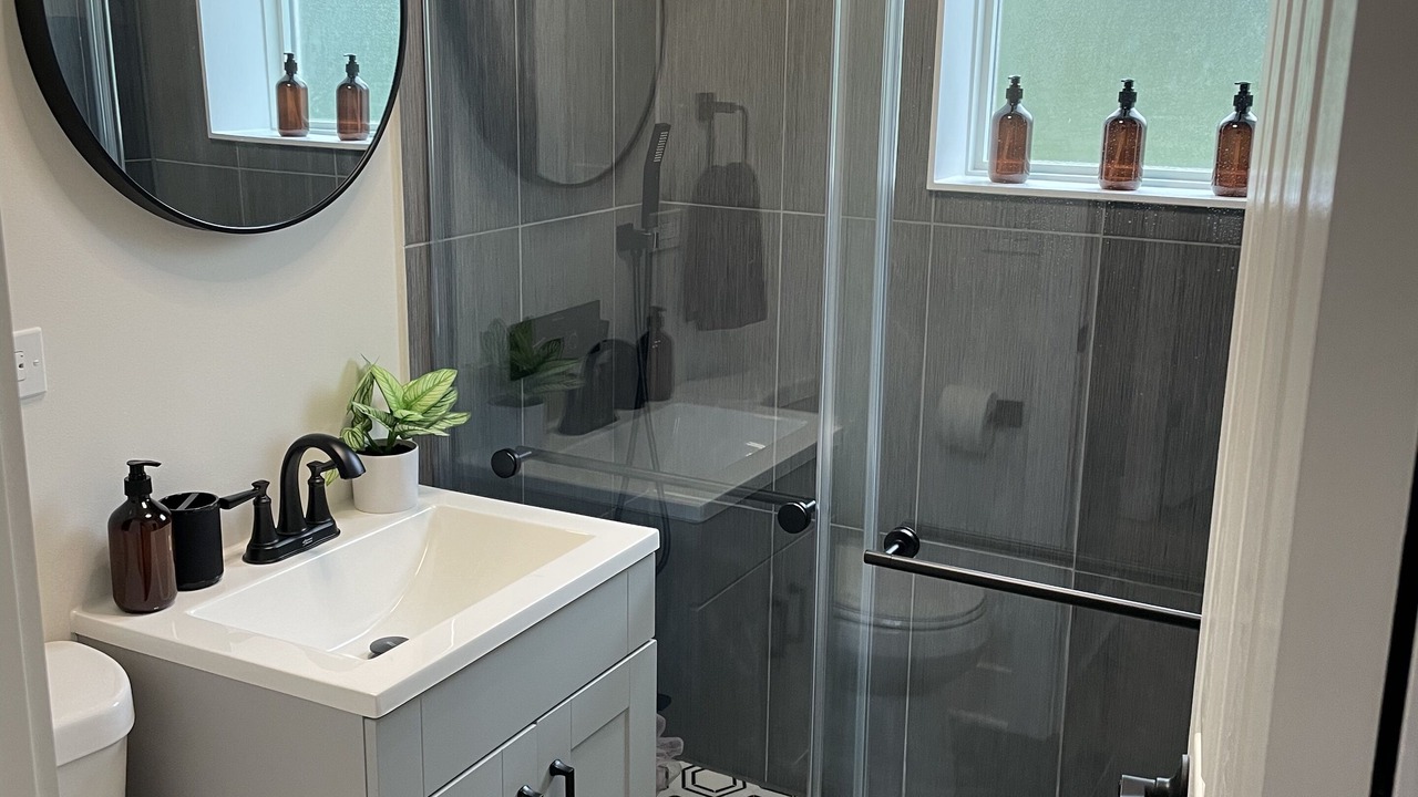 Photo of Bathroom in Des Plaines