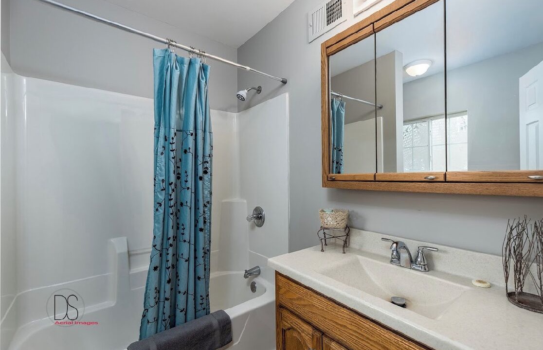 Photo of Bathroom in La Salle