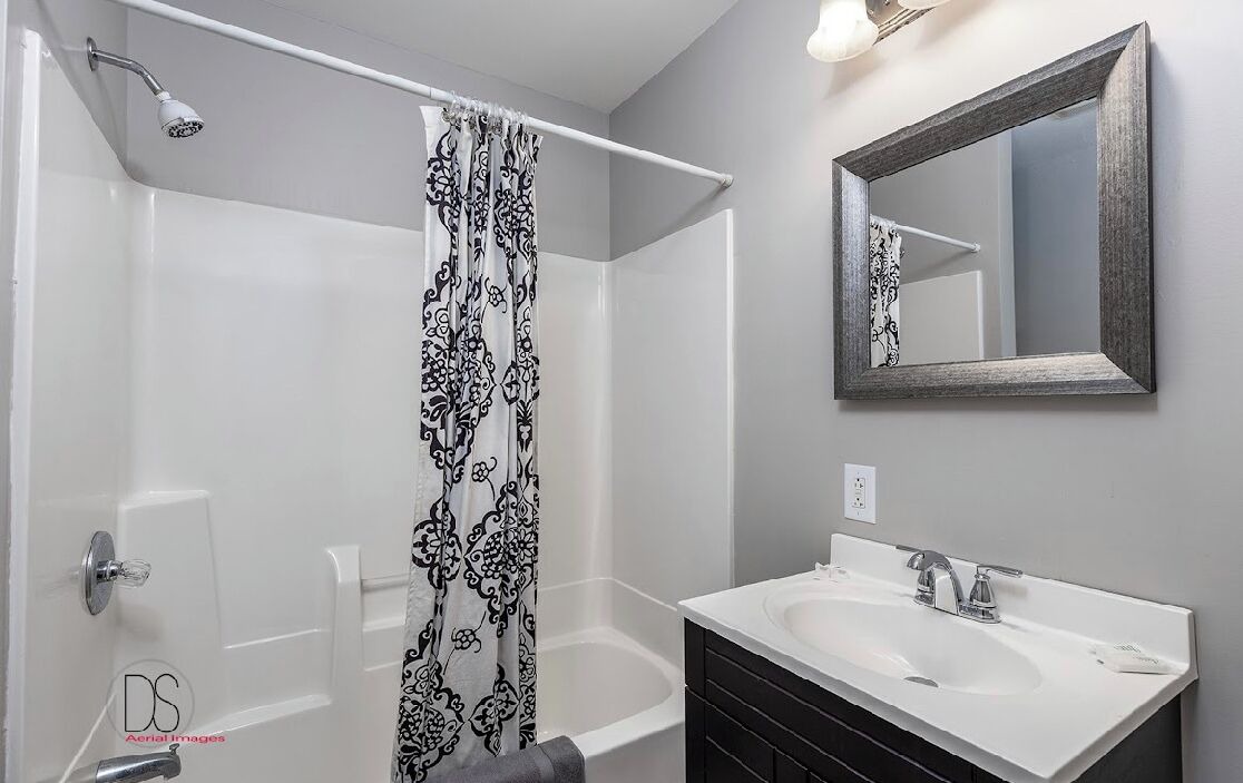 Photo of Bathroom in La Salle