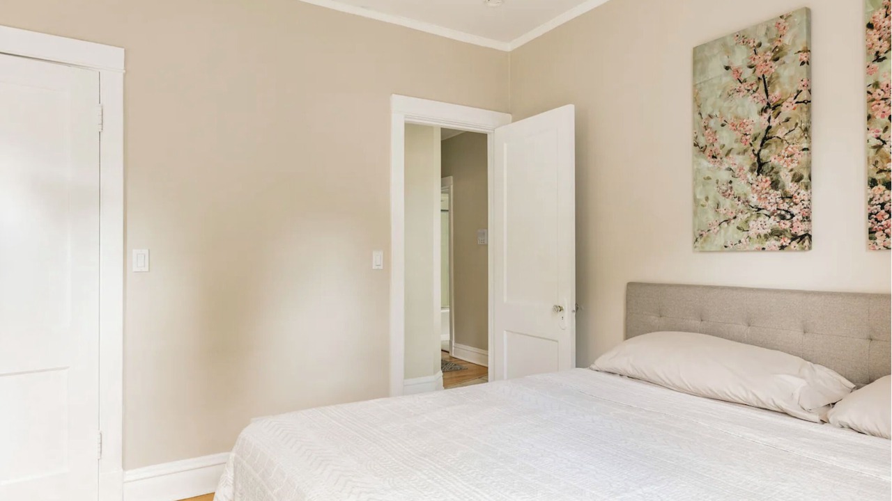 Photo of Bedroom in South Evanston