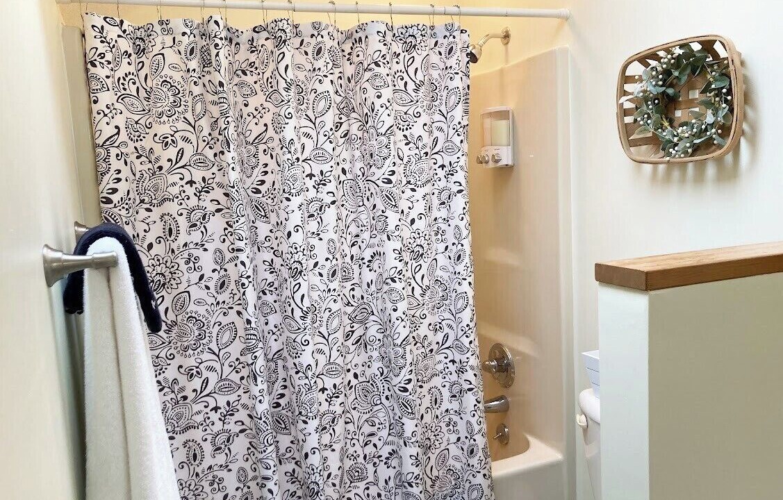 Photo of Bathroom in The Galena Territory