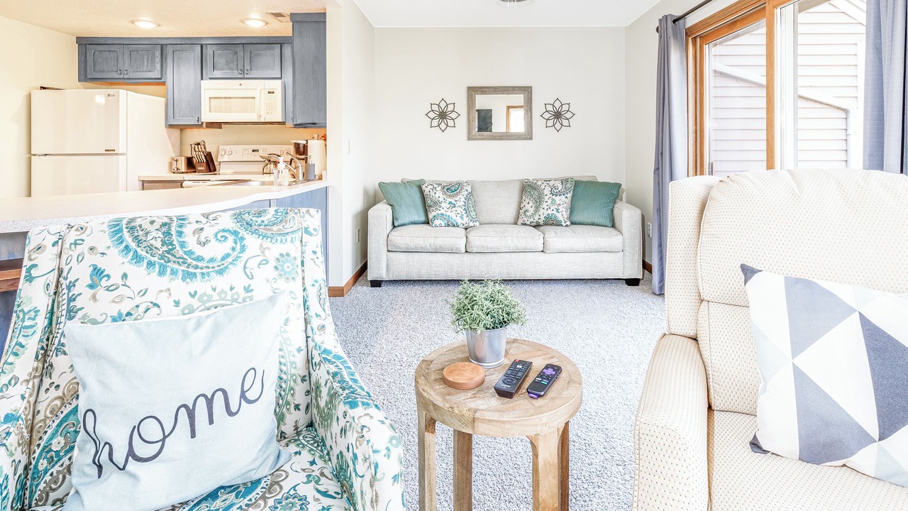 Photo of Livingroom in The Galena Territory