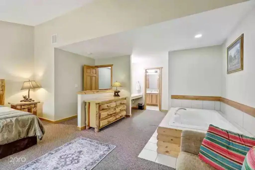Photo of Bedroom in Utica