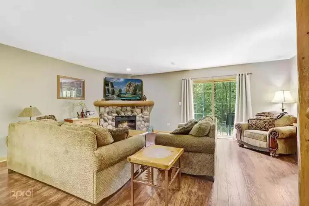Photo of Livingroom in Utica