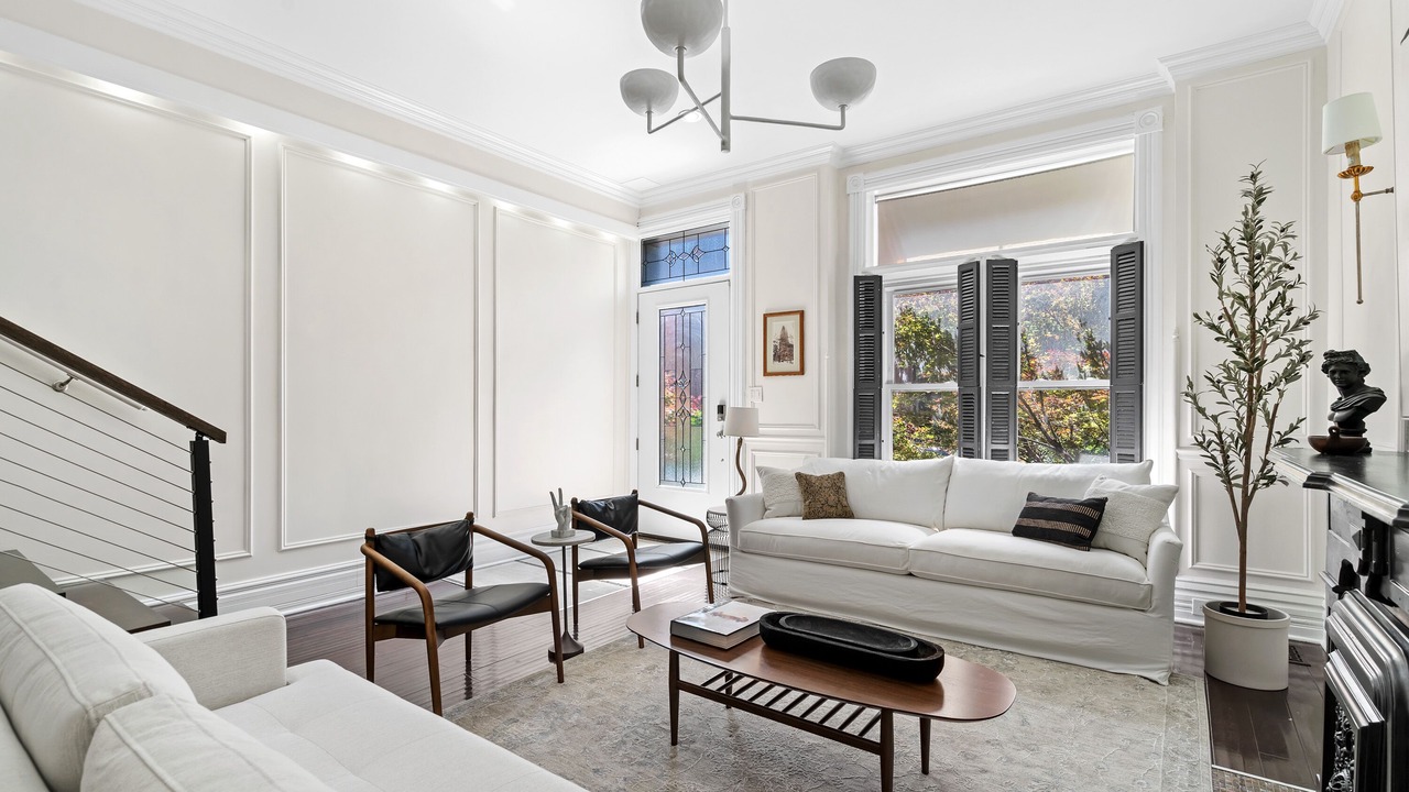 Photo of Livingroom in Lincoln Park