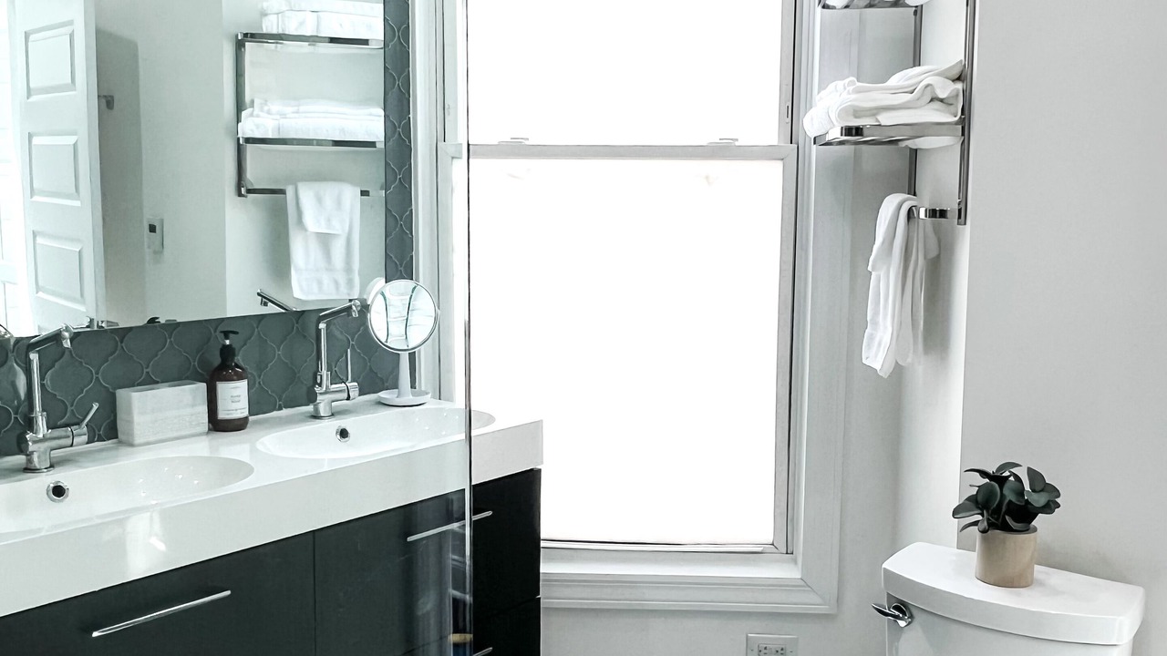 Photo of Bathroom in Lincoln Park