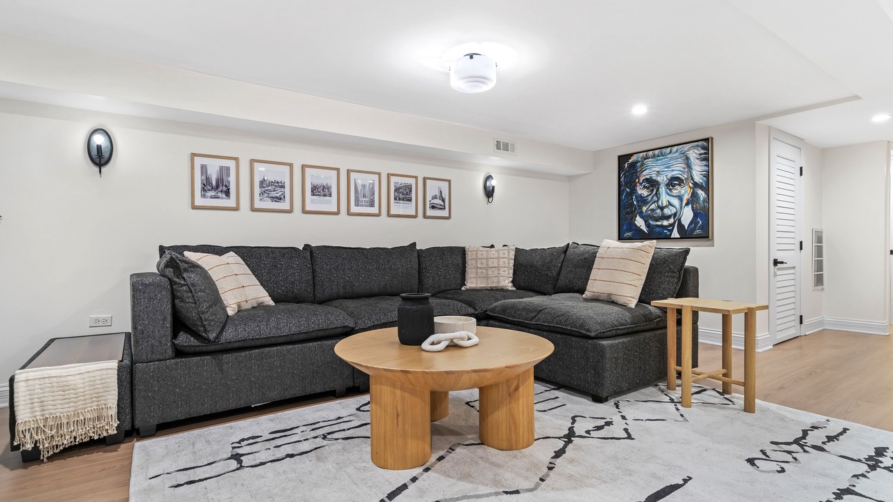 Photo of Livingroom in Lincoln Park