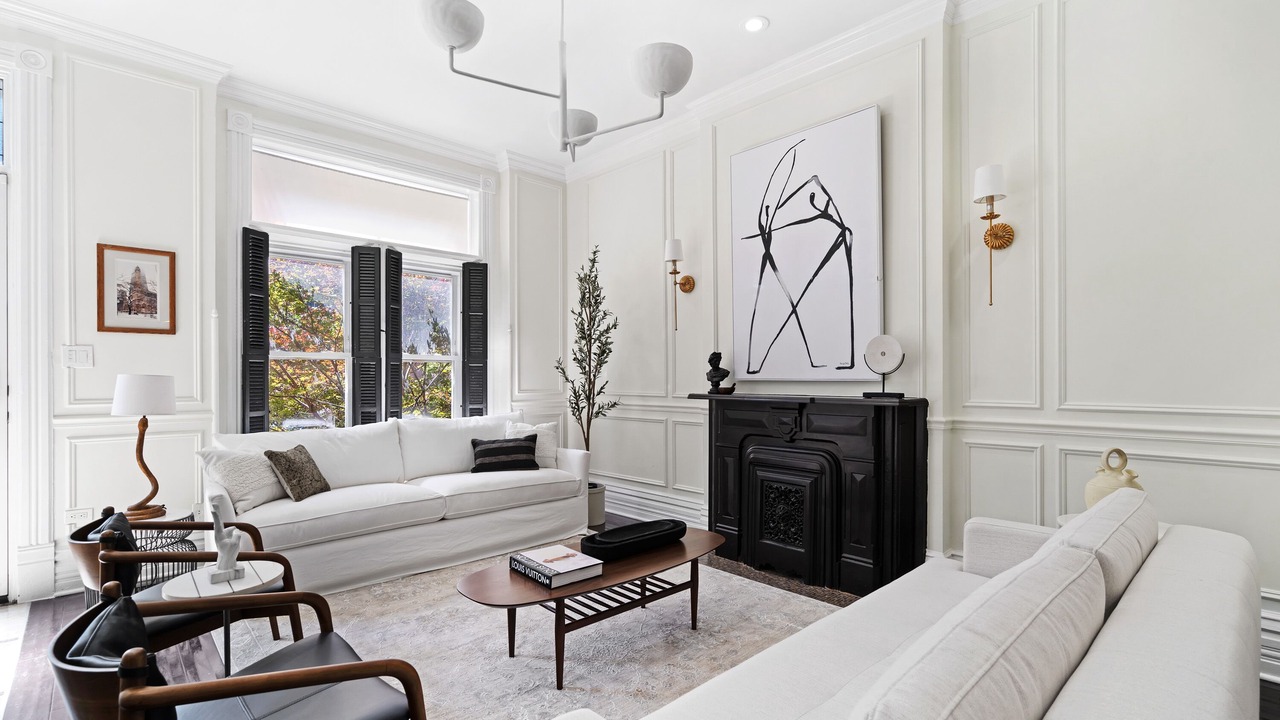 Photo of Livingroom in Lincoln Park