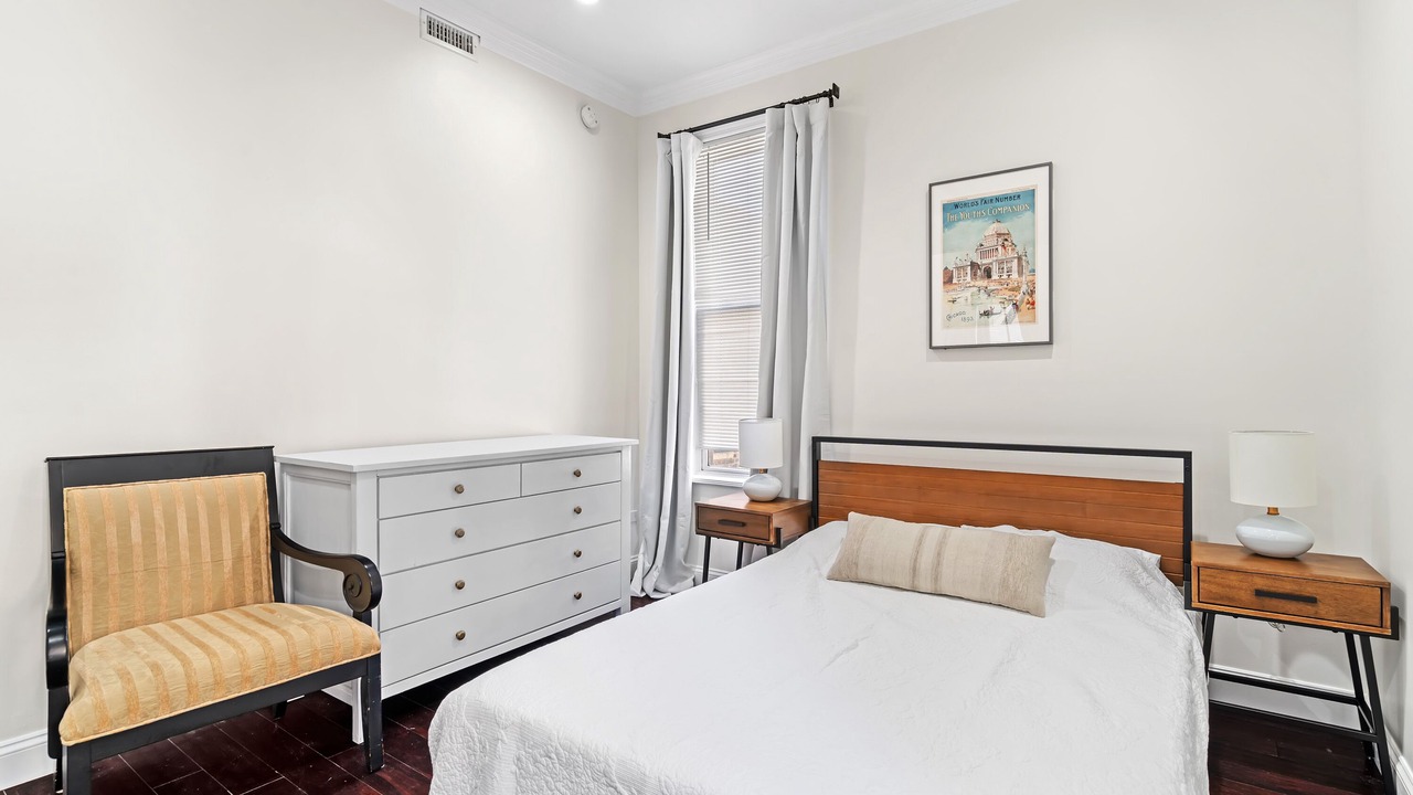 Photo of Bedroom in Lincoln Park