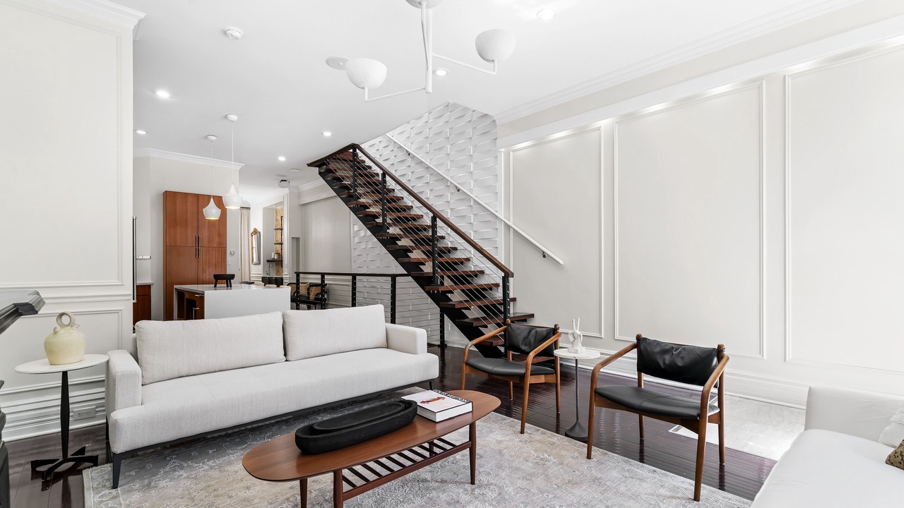 Photo of Livingroom in Lincoln Park