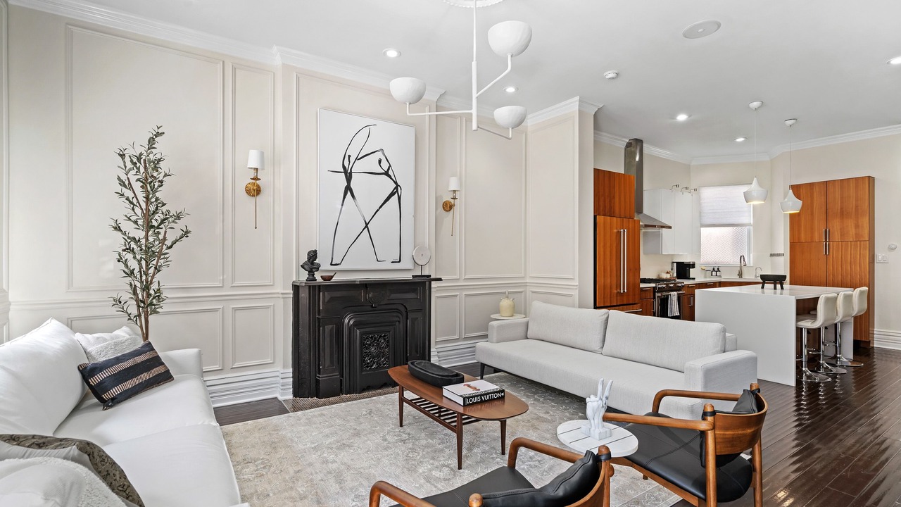 Photo of Livingroom in Lincoln Park