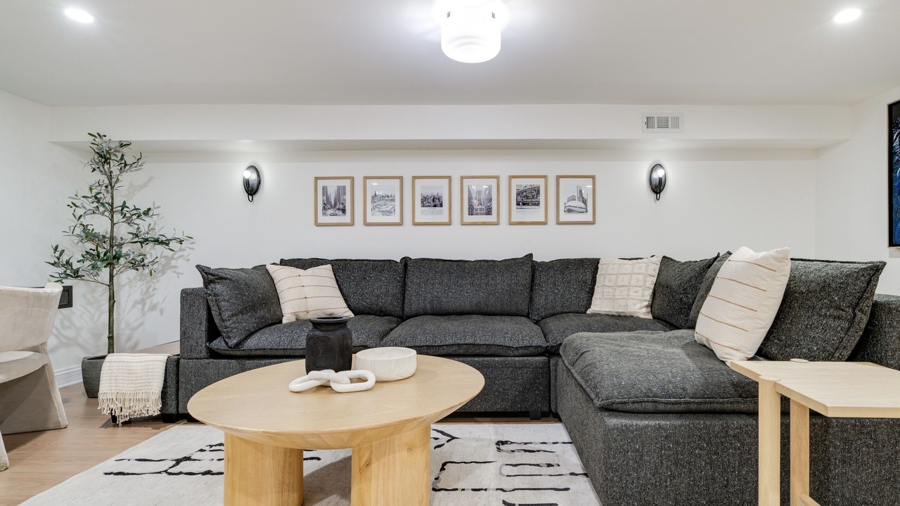Photo of Livingroom in Lincoln Park