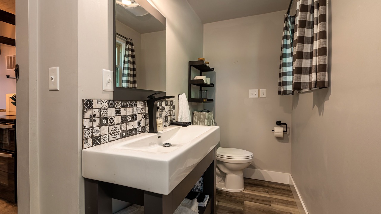 Photo of Bathroom in Goreville