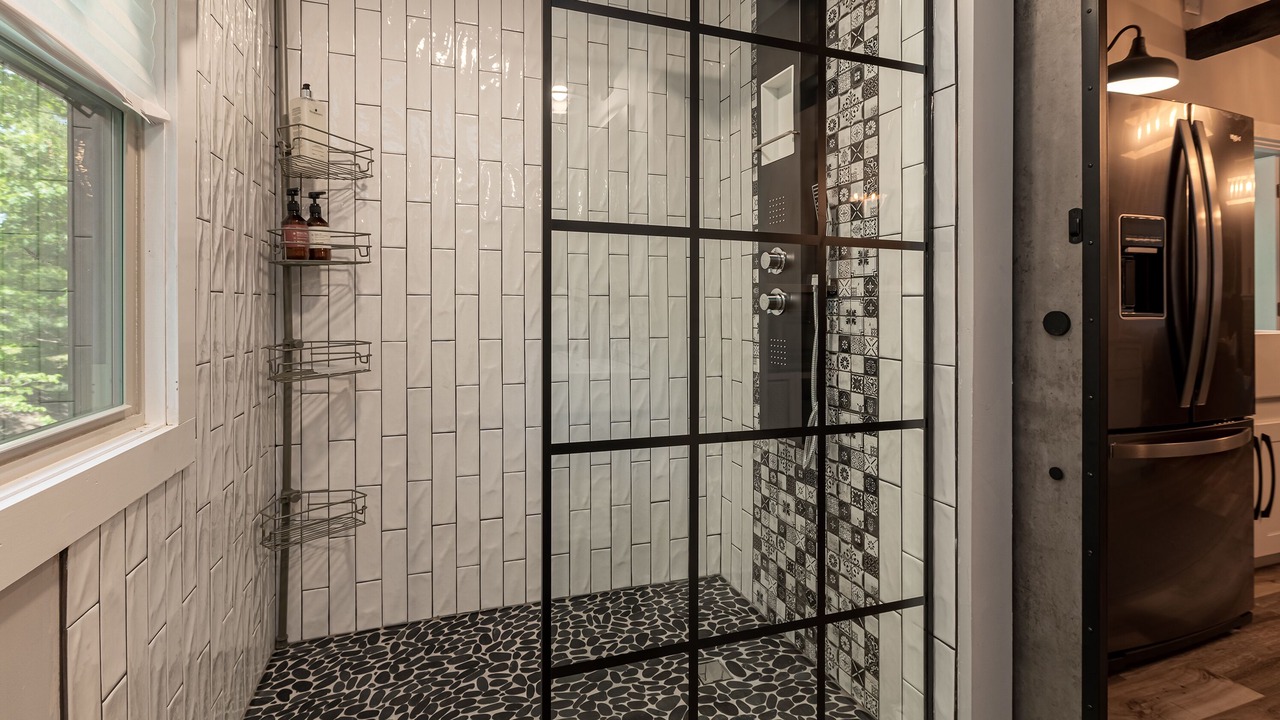 Photo of Bathroom in Goreville