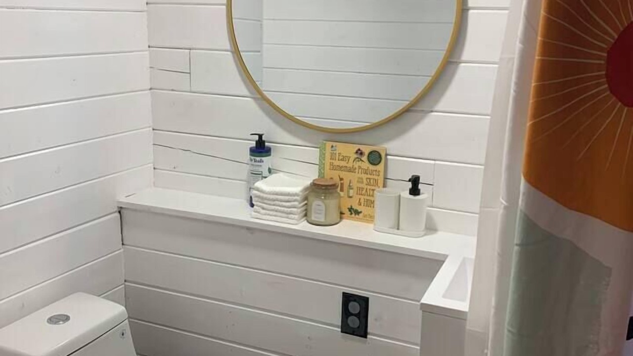 Photo of Bathroom in Goreville