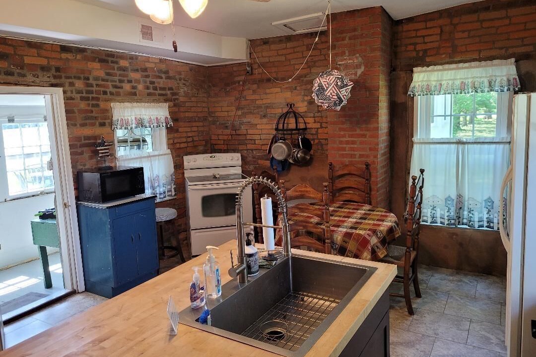 Photo of Kitchen in Akin