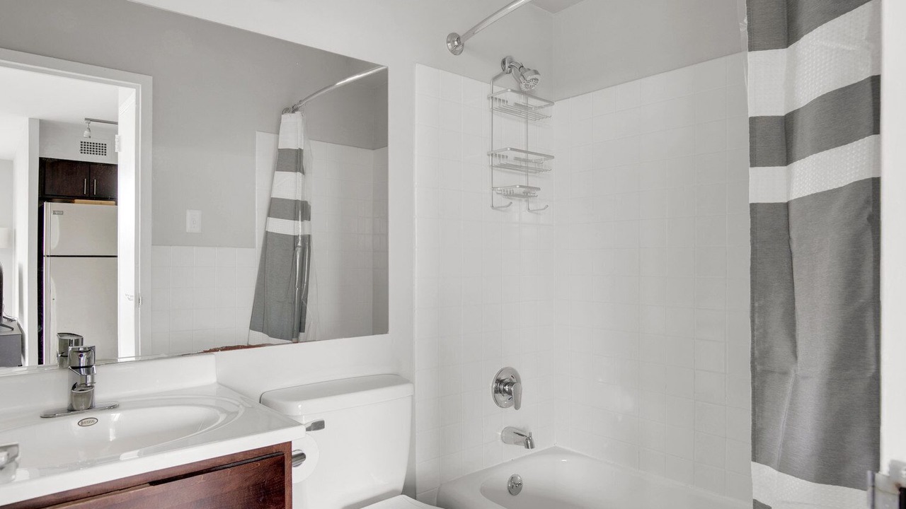 Photo of Bathroom in Edgewater Beach