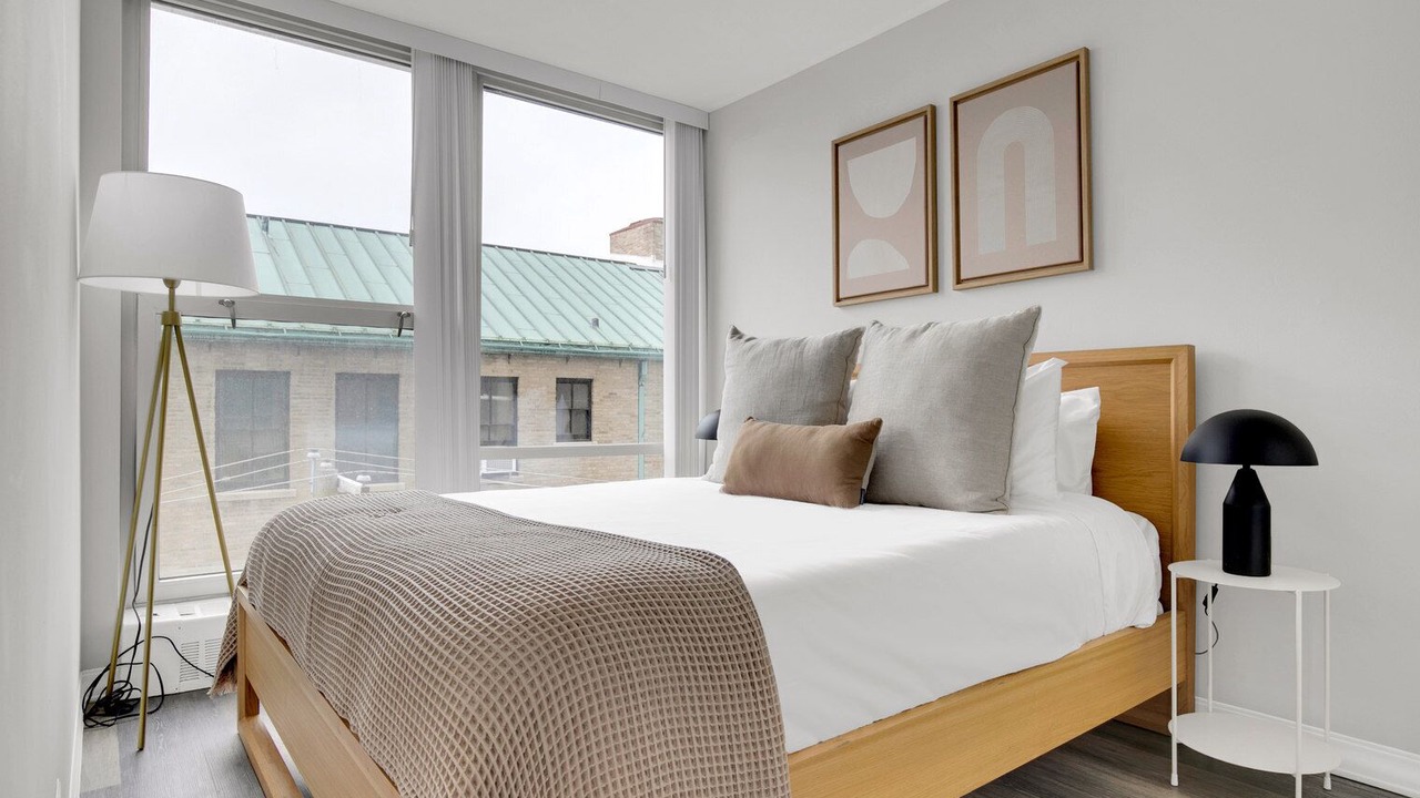 Photo of Bedroom in Edgewater Beach