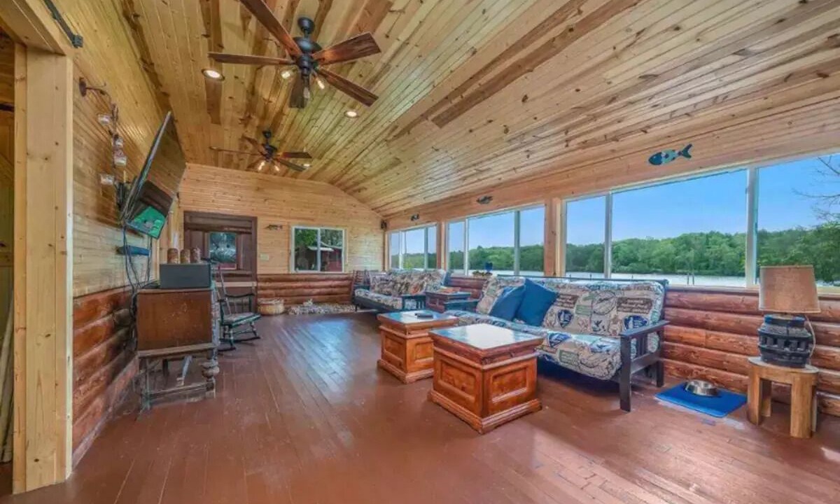 Photo of Livingroom in Holcomb