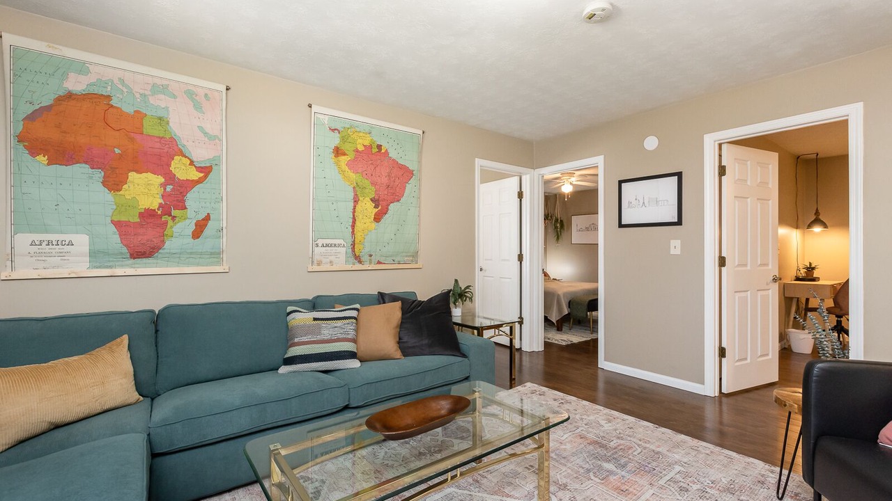 Photo of Livingroom in Shiloh