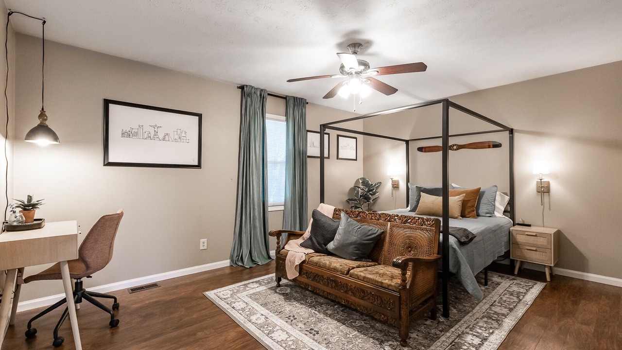 Photo of Livingroom in Shiloh