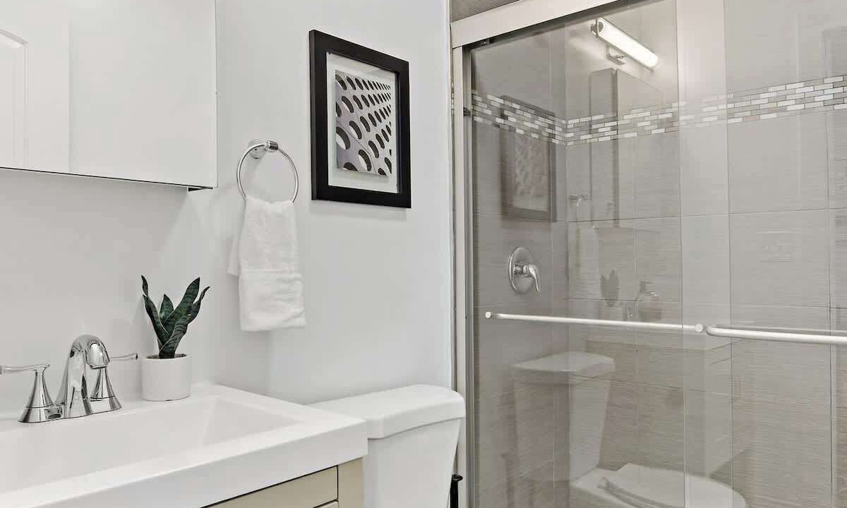 Photo of Bathroom in Wrigleyville