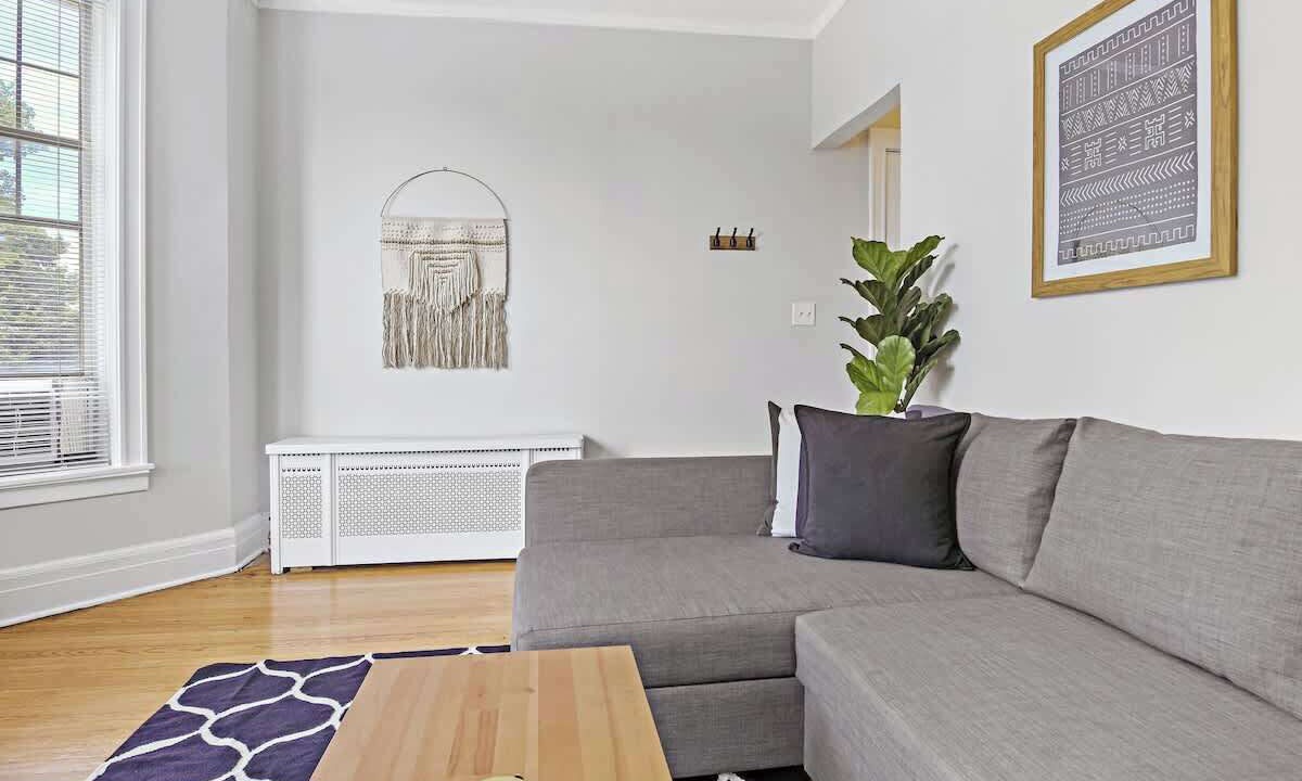 Photo of Livingroom in Wrigleyville