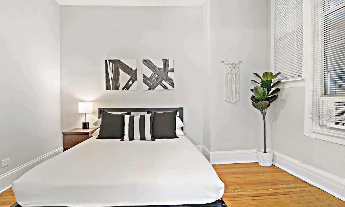 Photo of Bedroom in Wrigleyville