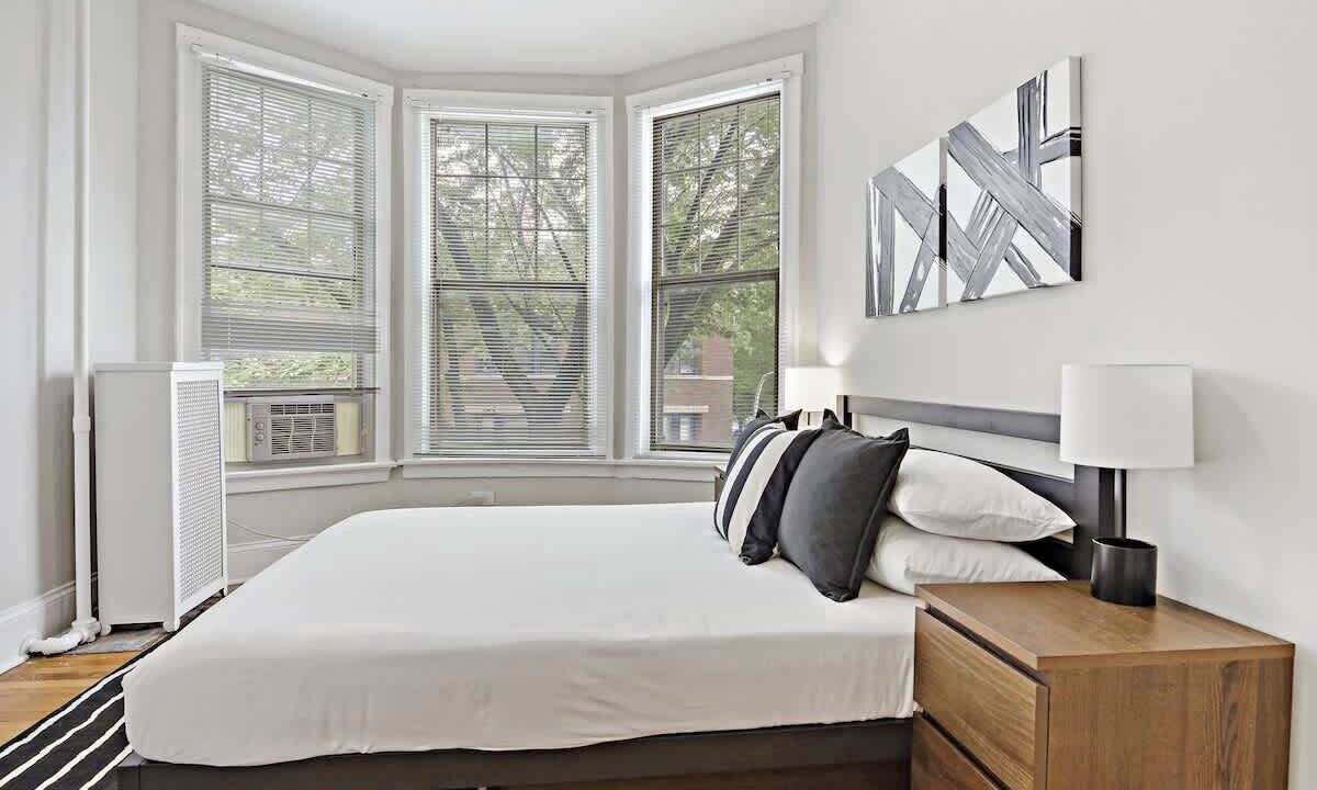 Photo of Bedroom in Wrigleyville