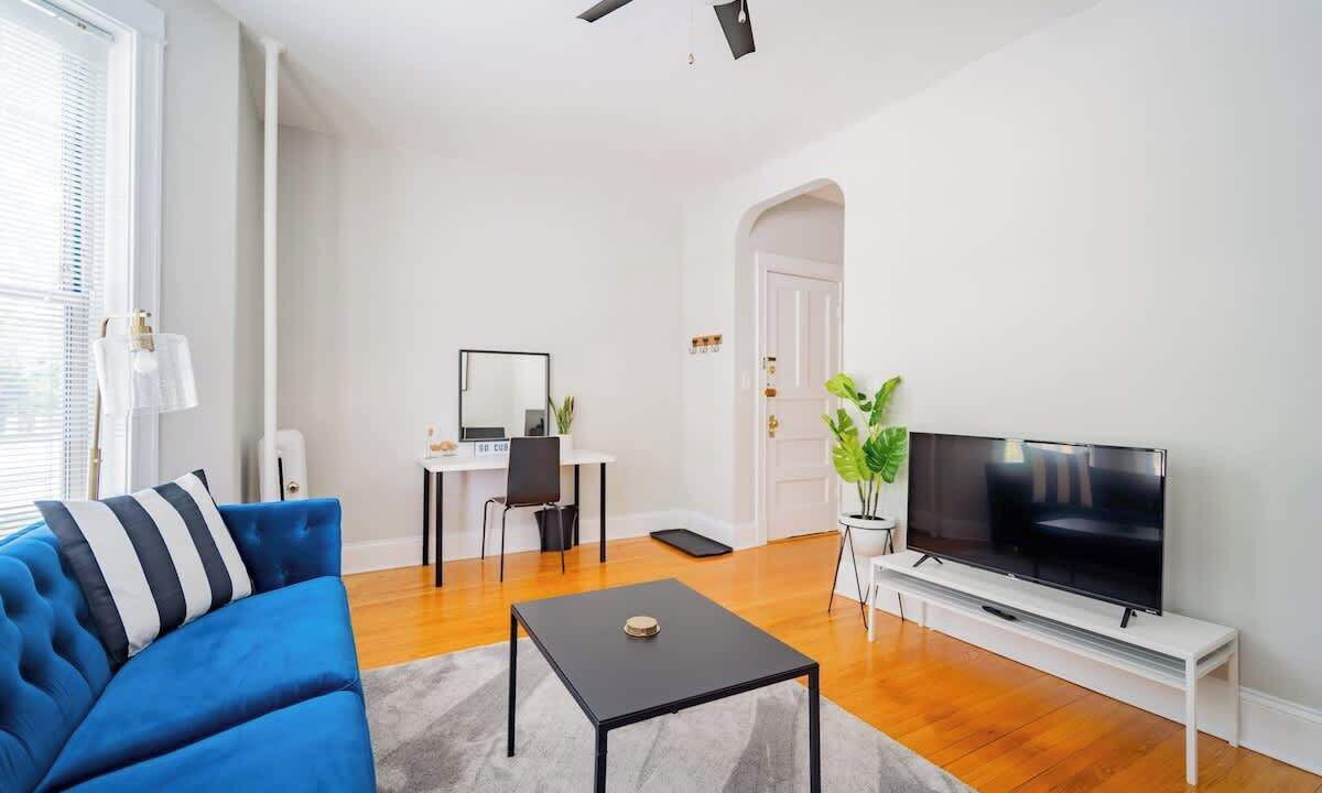 Photo of Livingroom in Wrigleyville