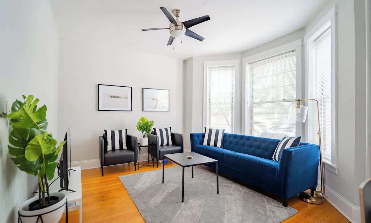 Photo of Livingroom in Wrigleyville