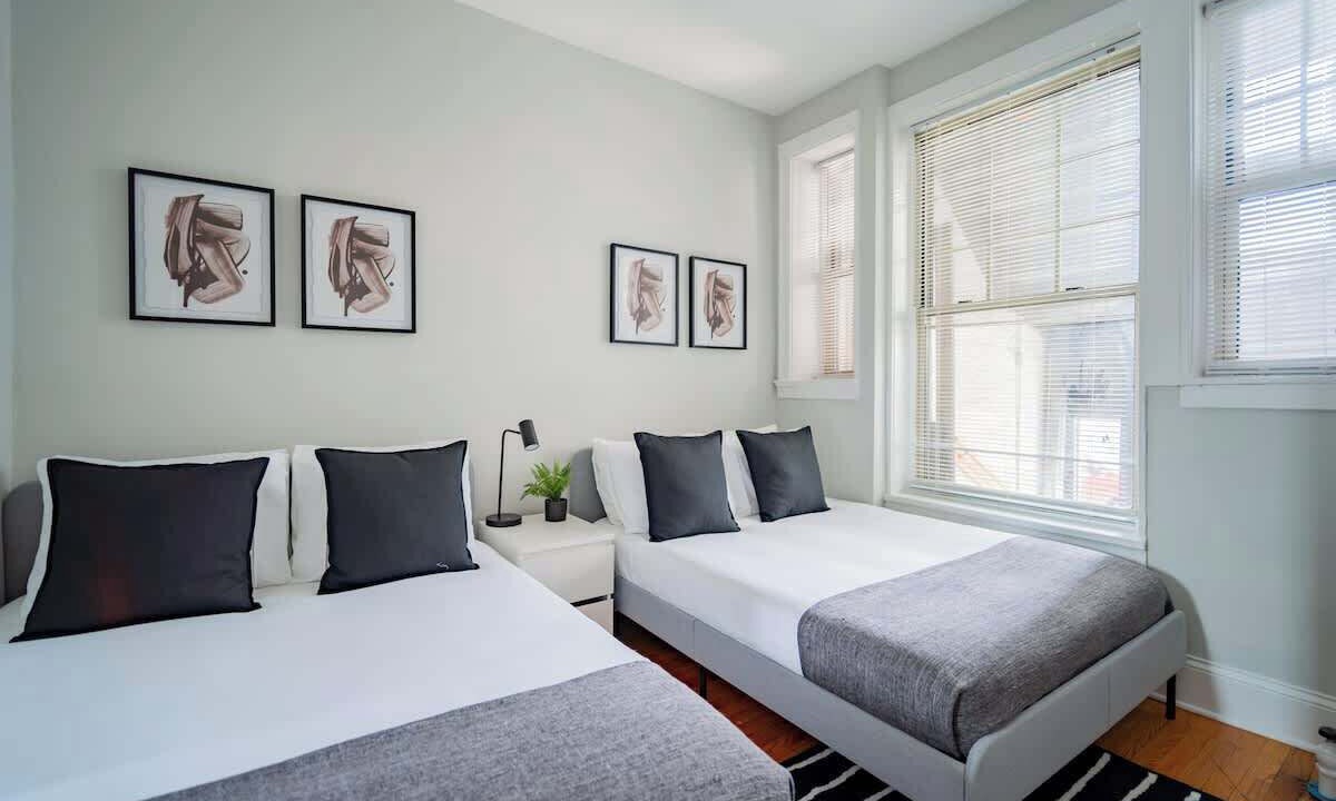 Photo of Bedroom in Wrigleyville