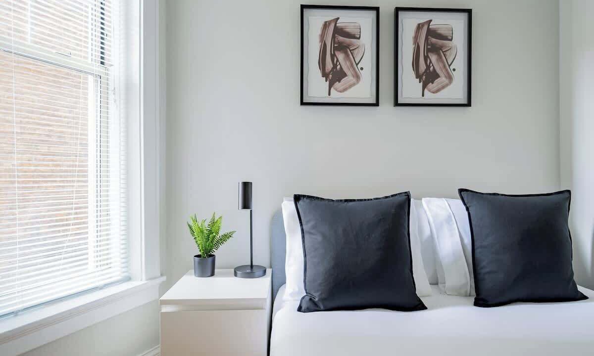 Photo of Bedroom in Wrigleyville